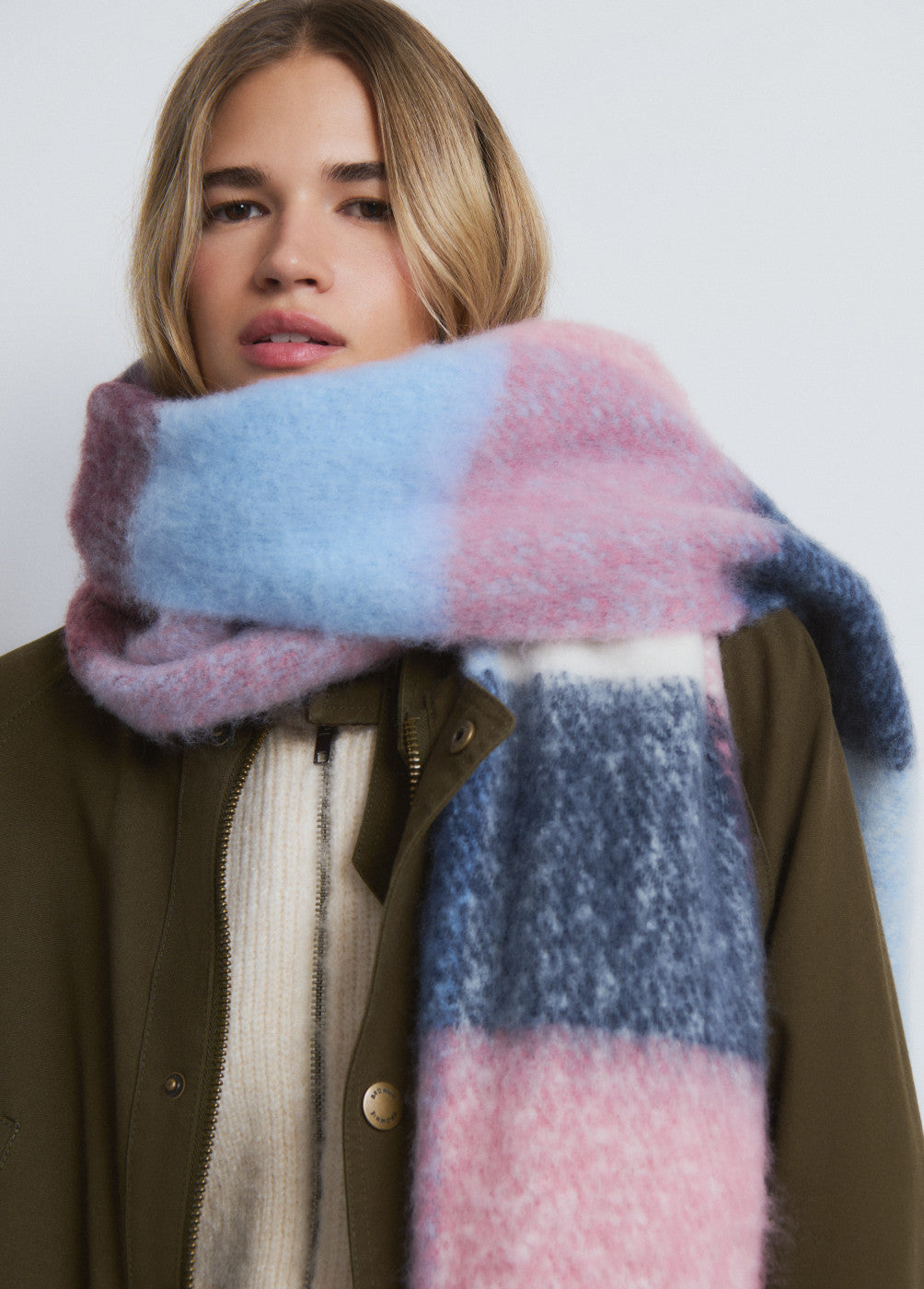 Bufanda gruesa cuadros flecos