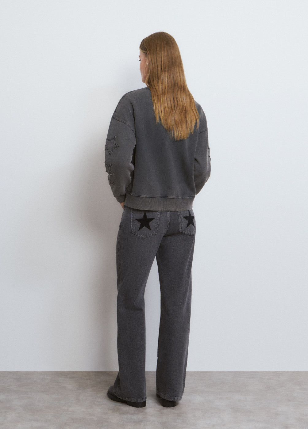 Sudadera logo y estrellas