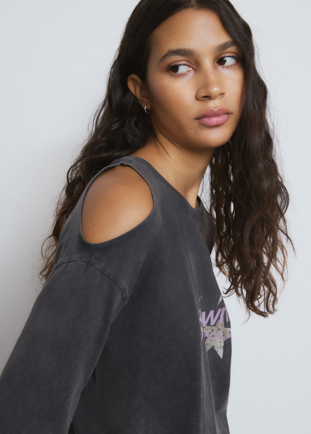 Camiseta cut-out hombros