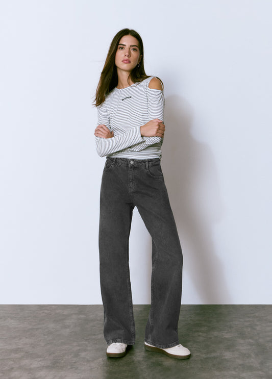 Camiseta raya tejida cut-out hombro