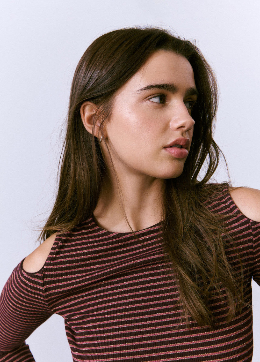 Camiseta cut-out hombro raya lurex