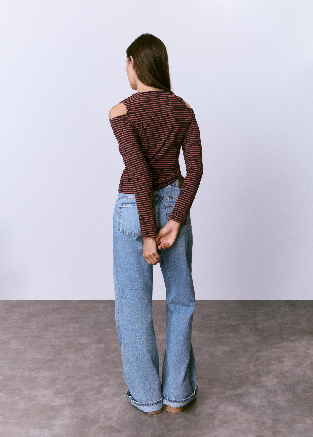 Camiseta cut-out hombro raya lurex