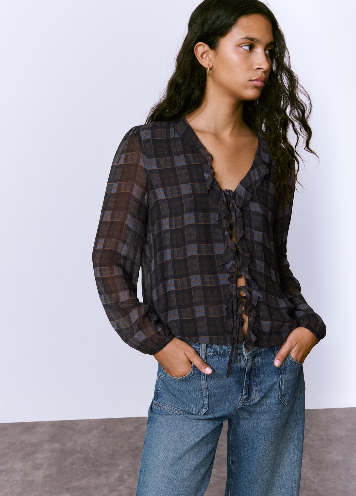 Blusa volante estampado cuadros