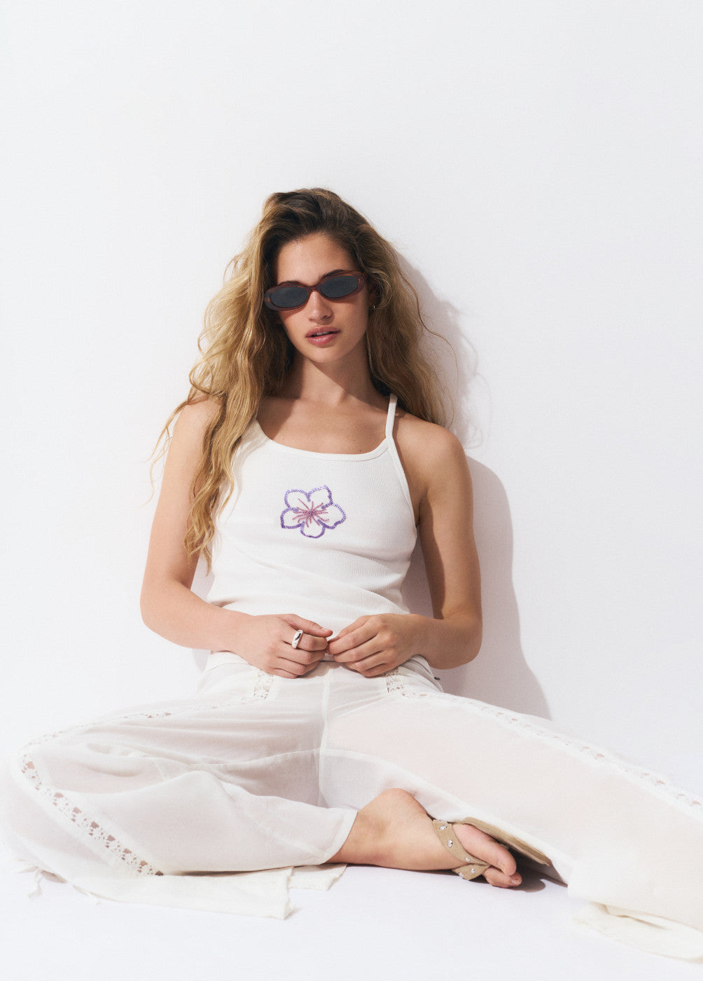 Camiseta rib bordado lentejuelas