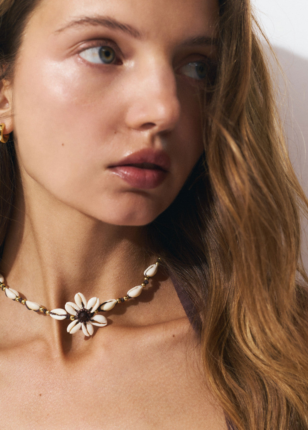 Collar conchas flor