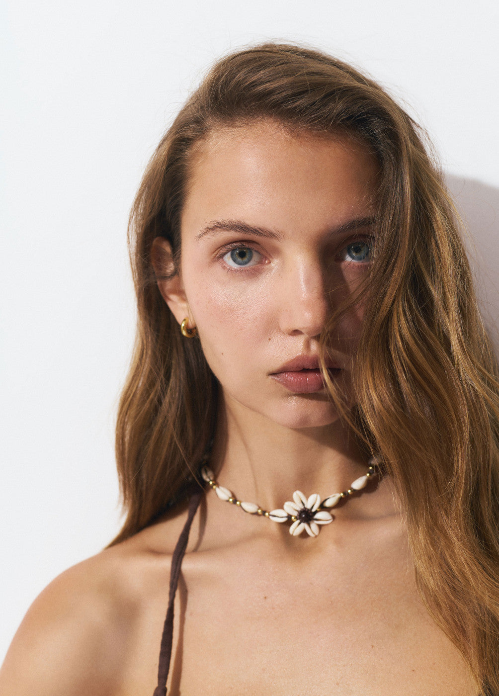 Collar conchas flor