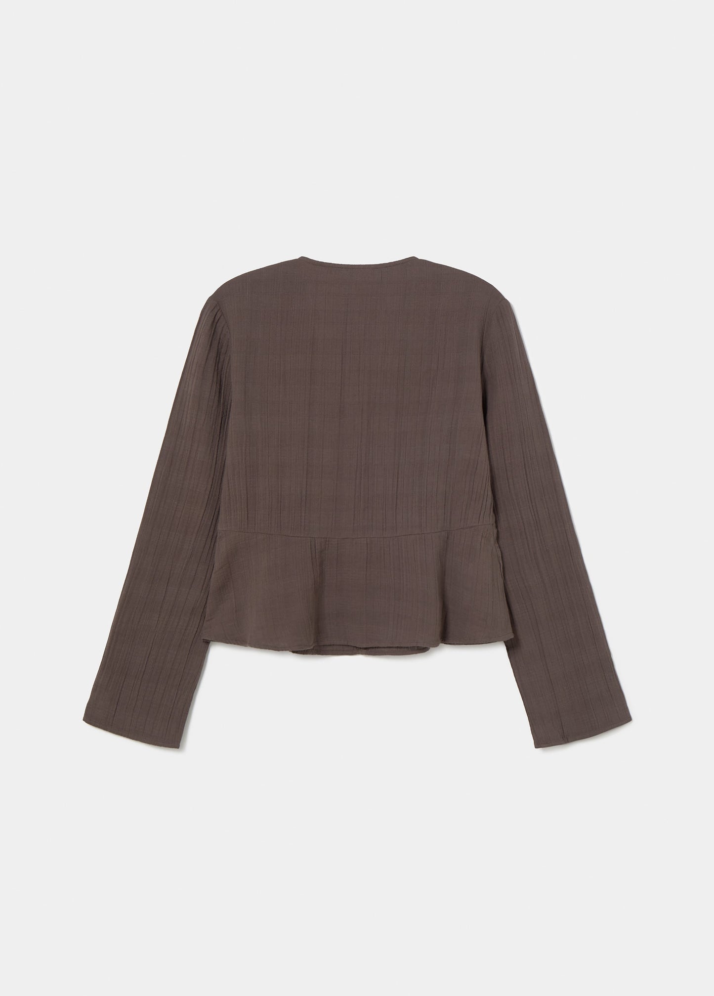 Blusa pico tachas manga larga