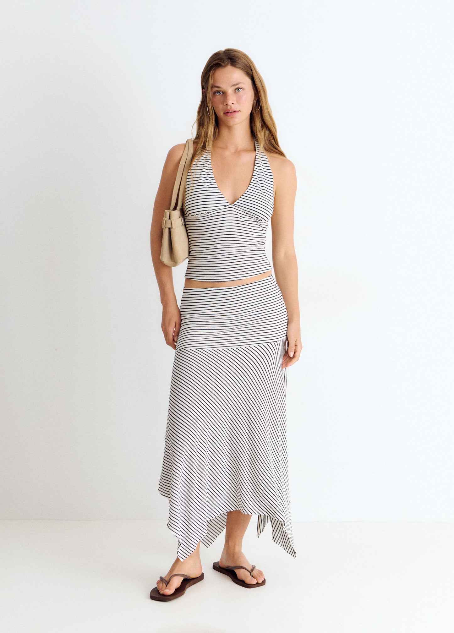Top halter raya tejida