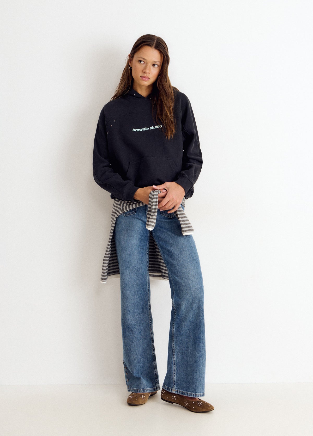 Sudadera capucha tachas