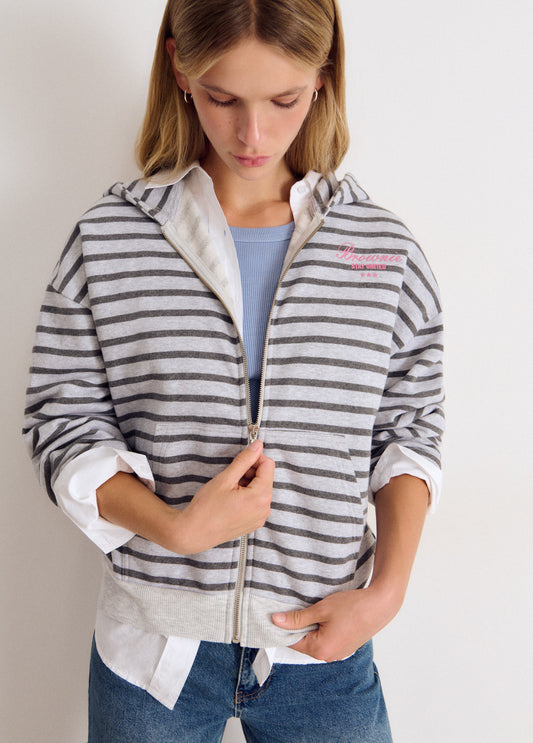 Sudadera cremallera raya y bordado