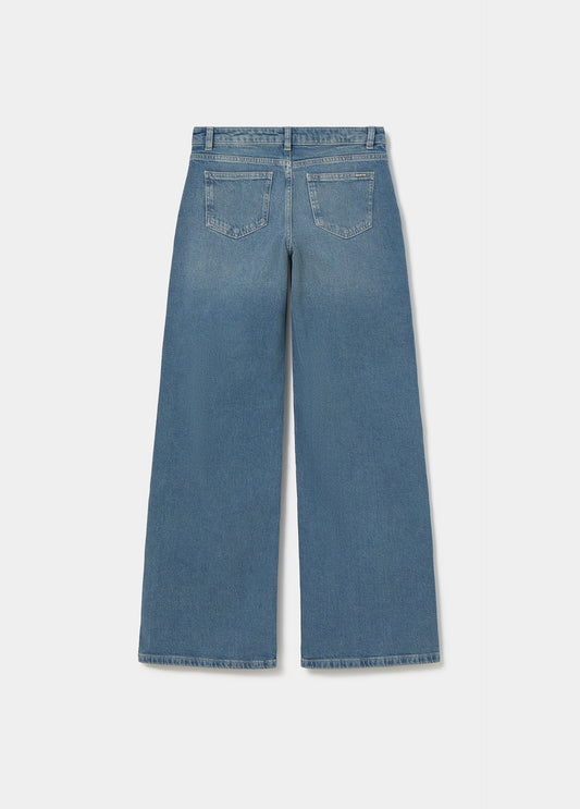 Jeans bolsillo frontal bordado