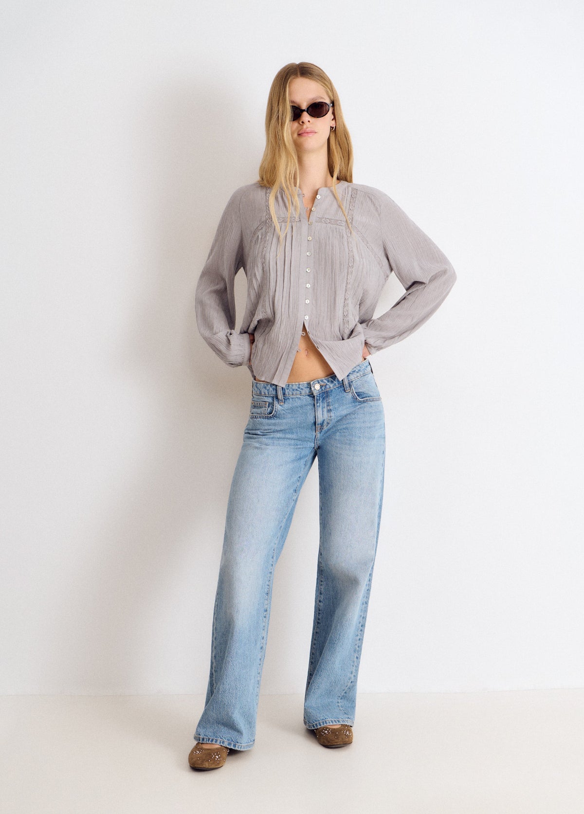 Blusa jaretas encaje manga larga