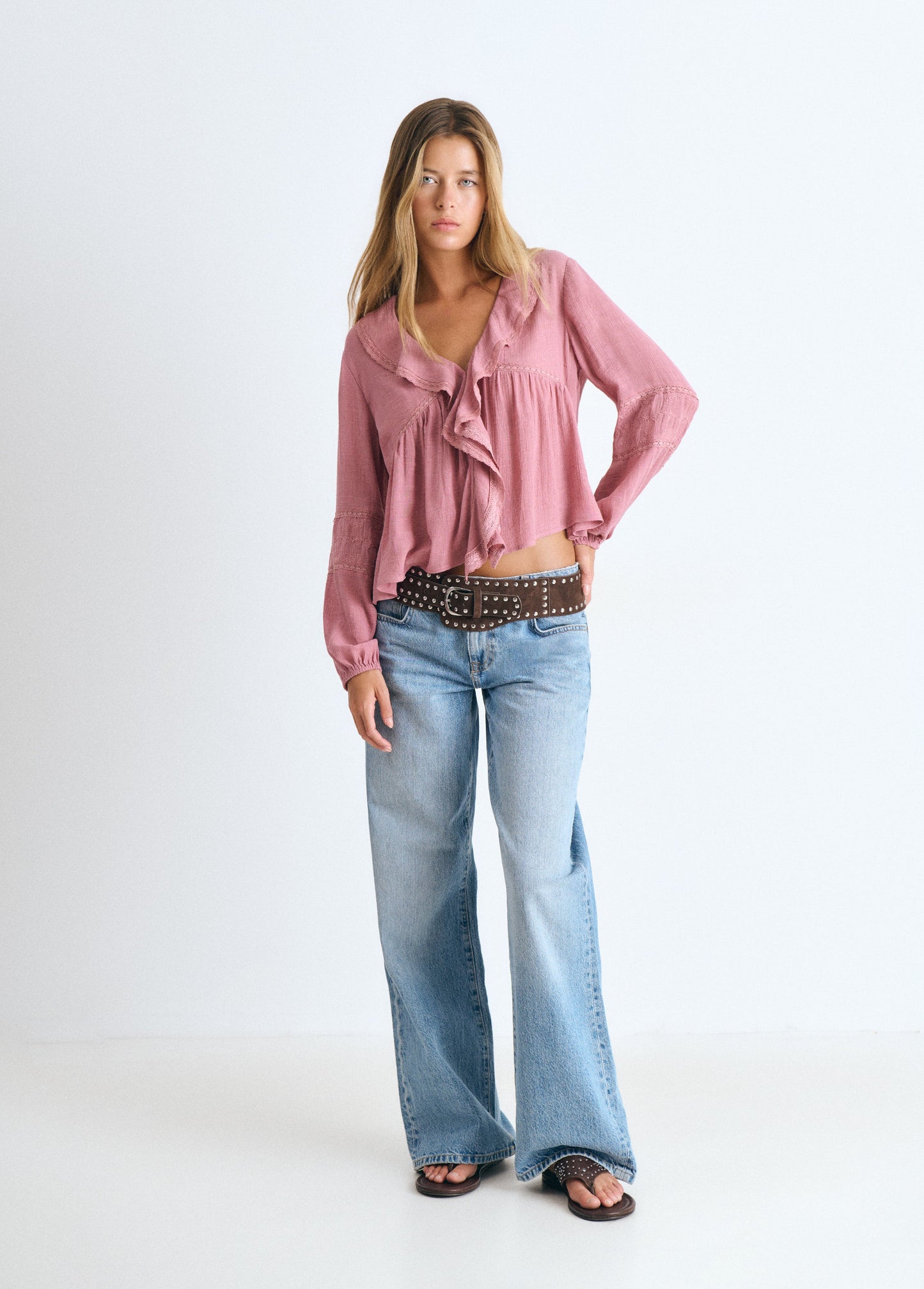Blusa volantes manga bordada