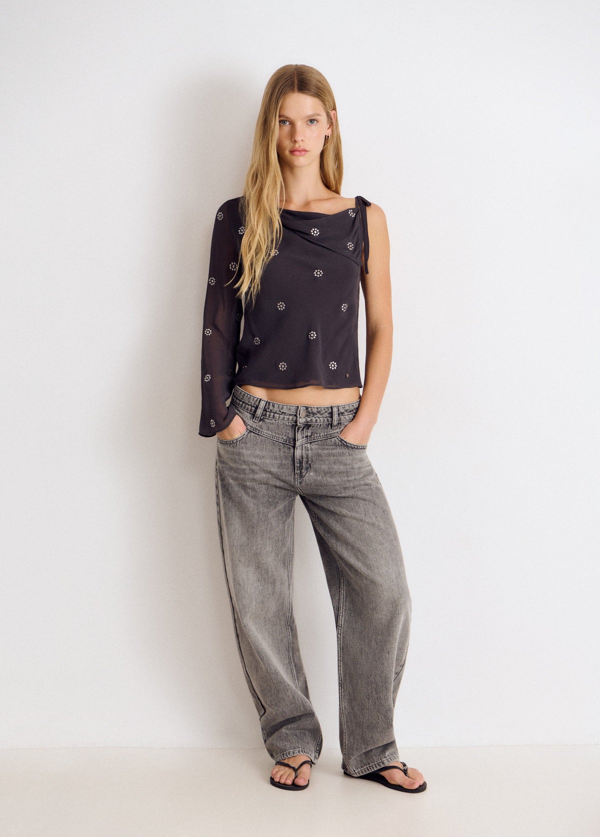 Blusa solapa tachas