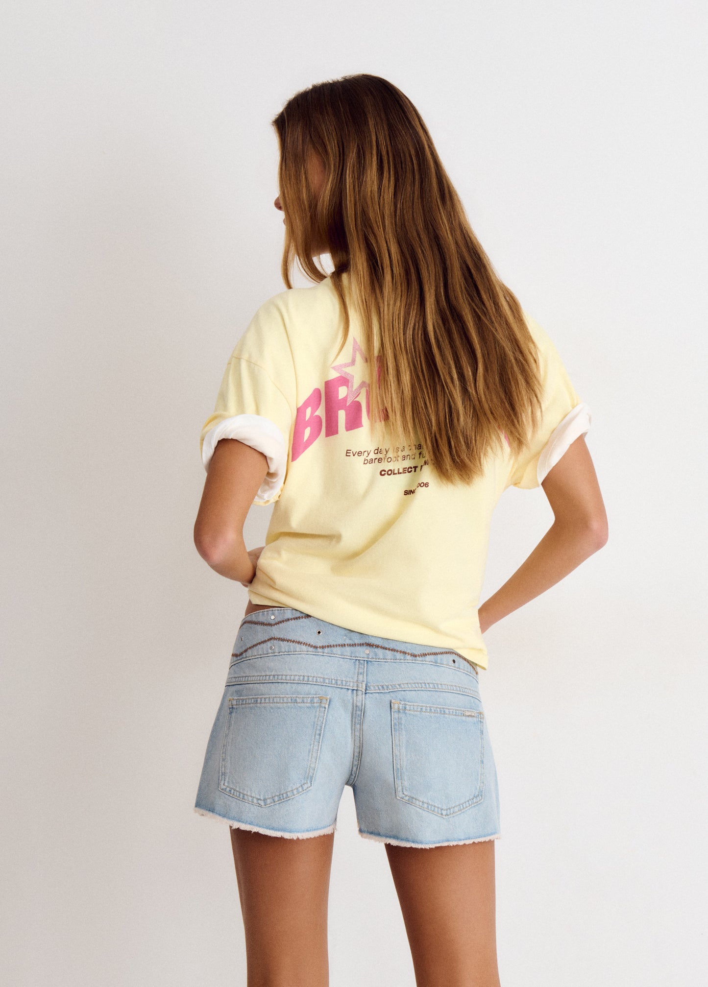 Short cinturilla ancha bordada