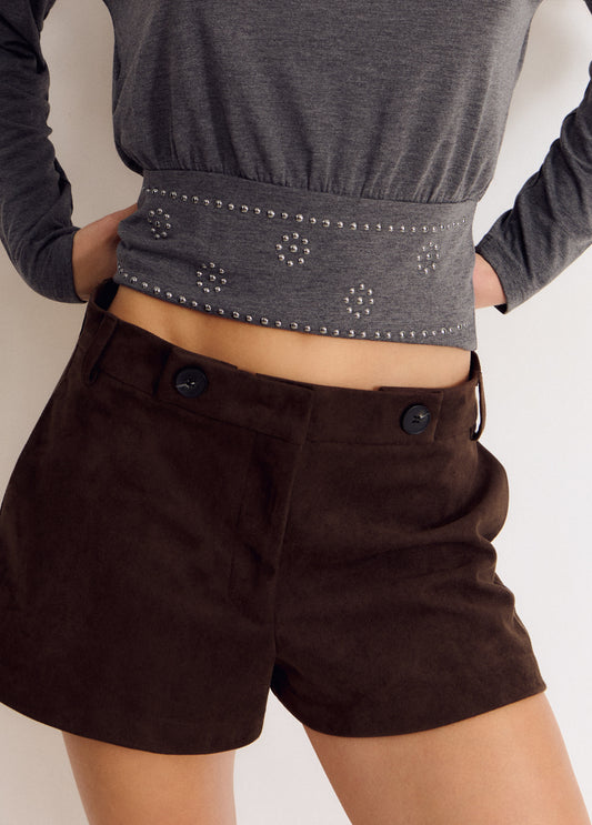 Camiseta goma ancha con tachas