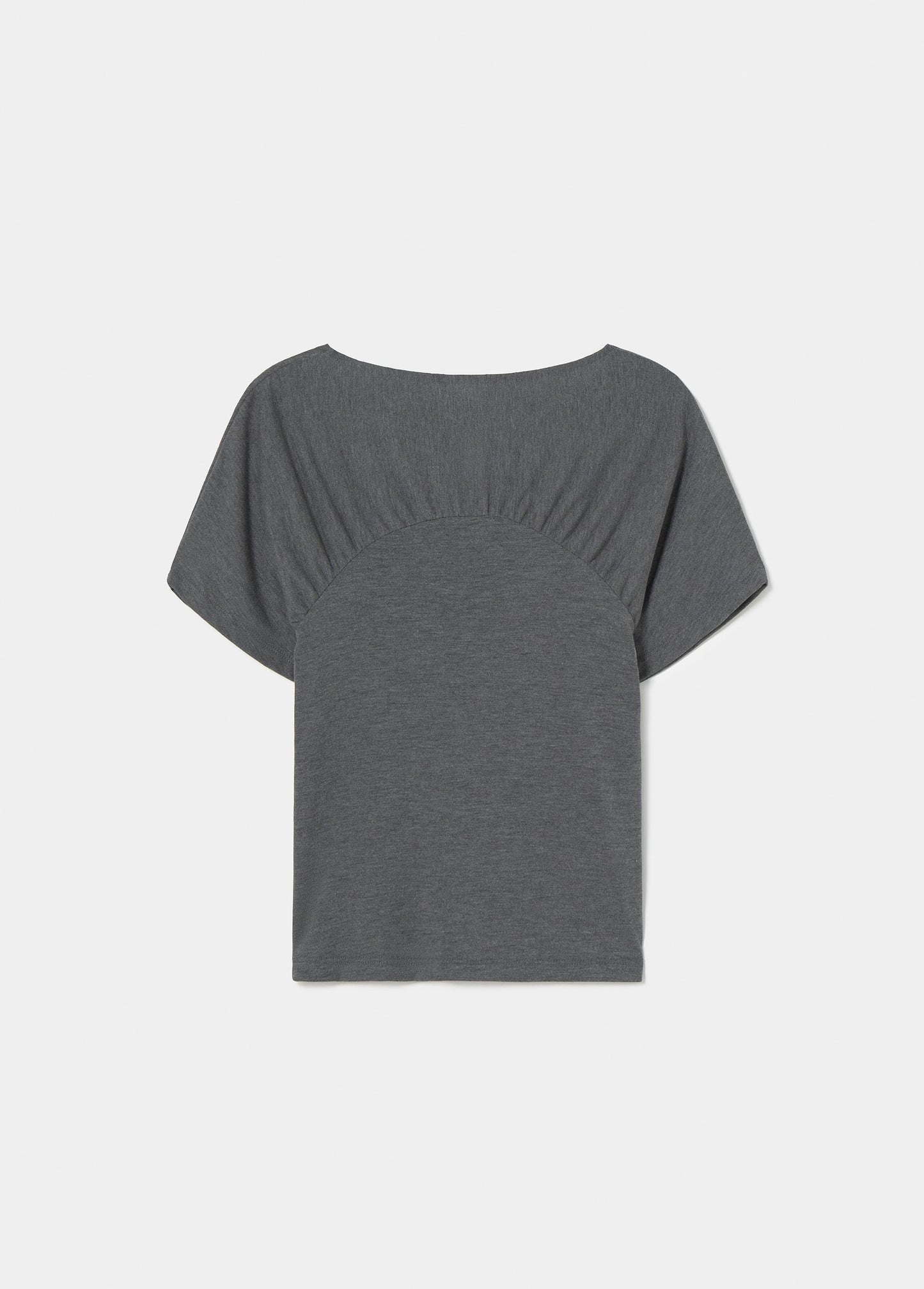 Camiseta corte delantero con tachas