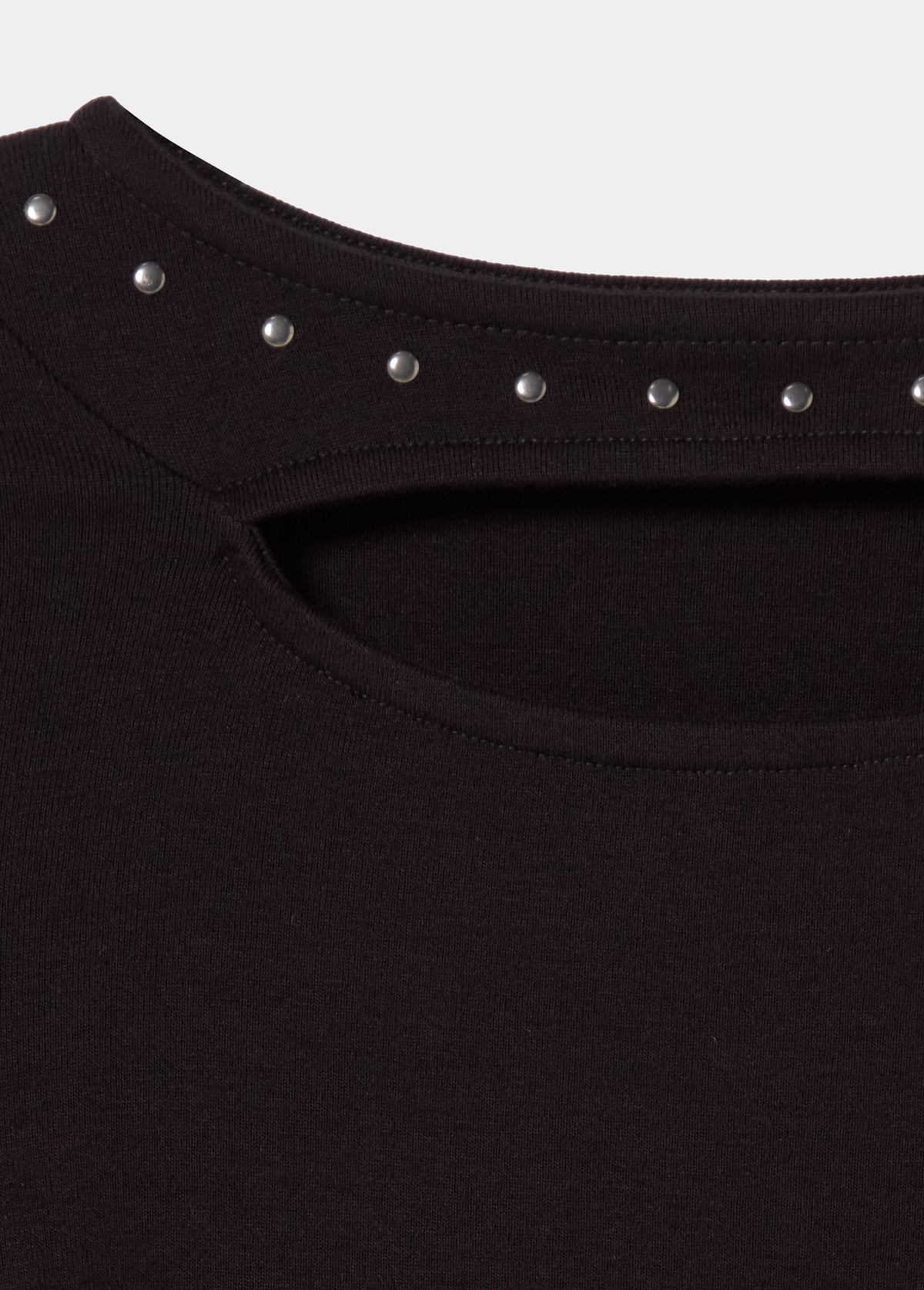 Camiseta cut out tachas