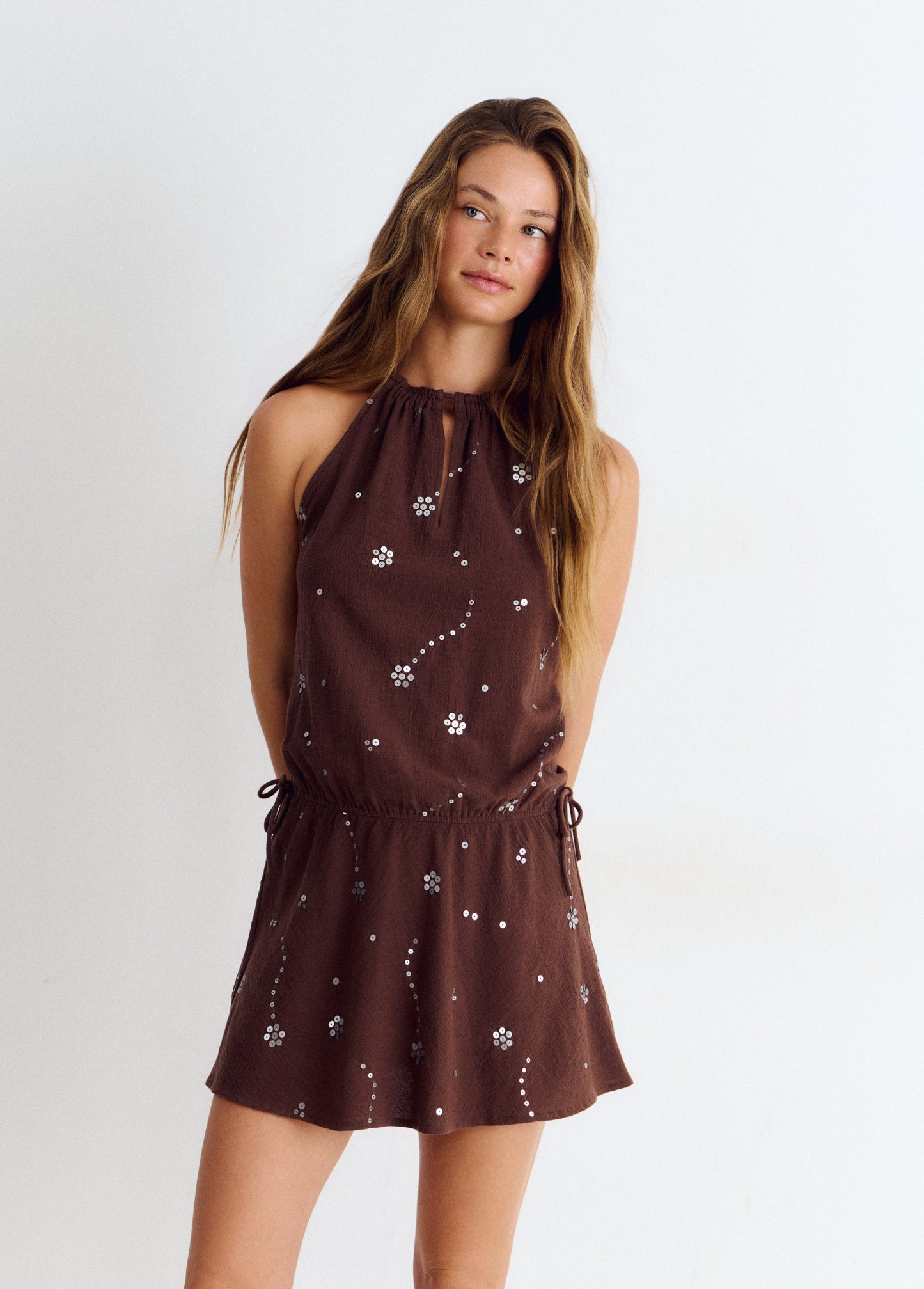 Vestido halter lentejuelas