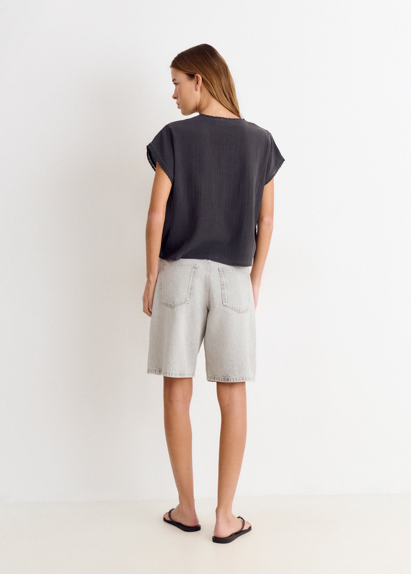 Blusa detalles lentejuelas