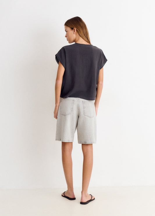 Blusa detalles lentejuelas