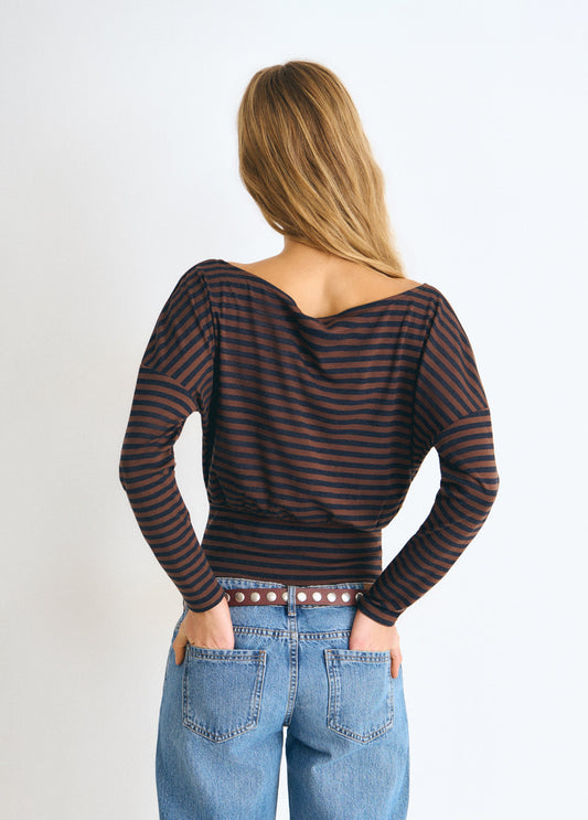 Camiseta raya tejida entallada cintura