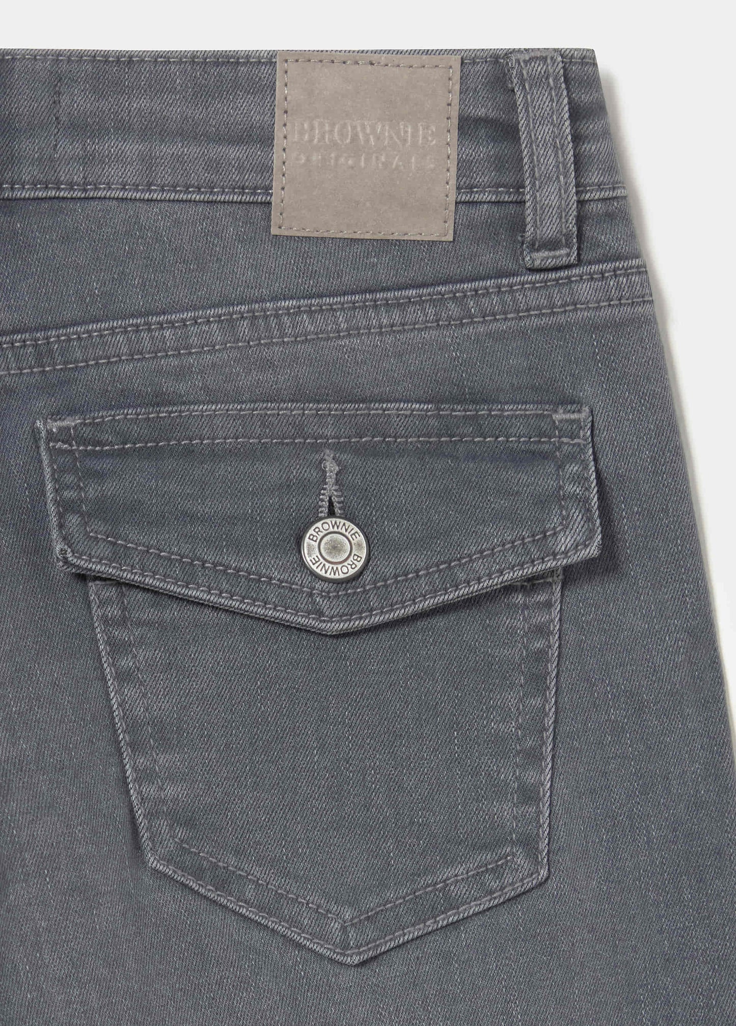 Jeans flare bolsillos traseros