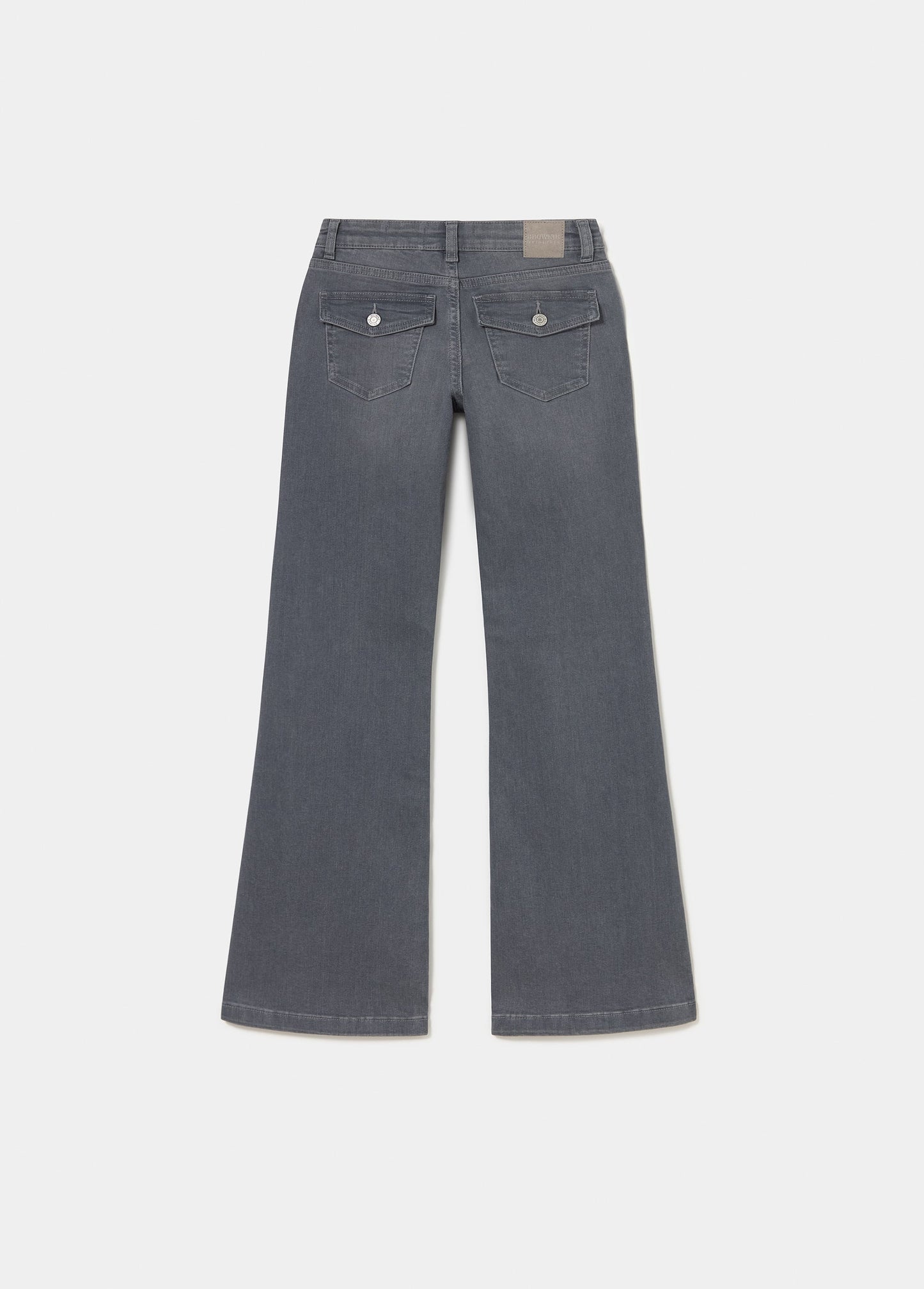 Jeans flare bolsillos traseros
