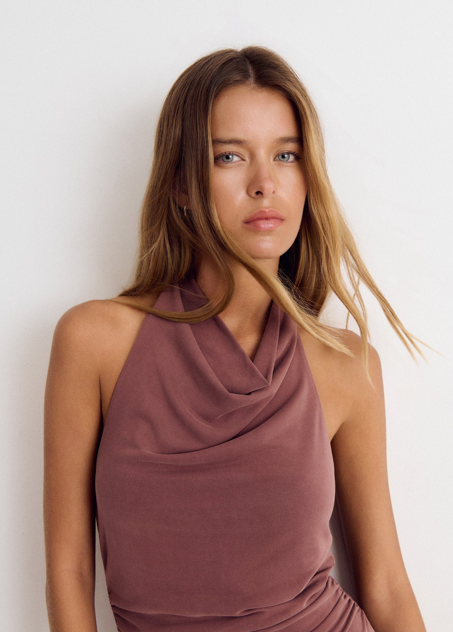 Vestido halter tachas
