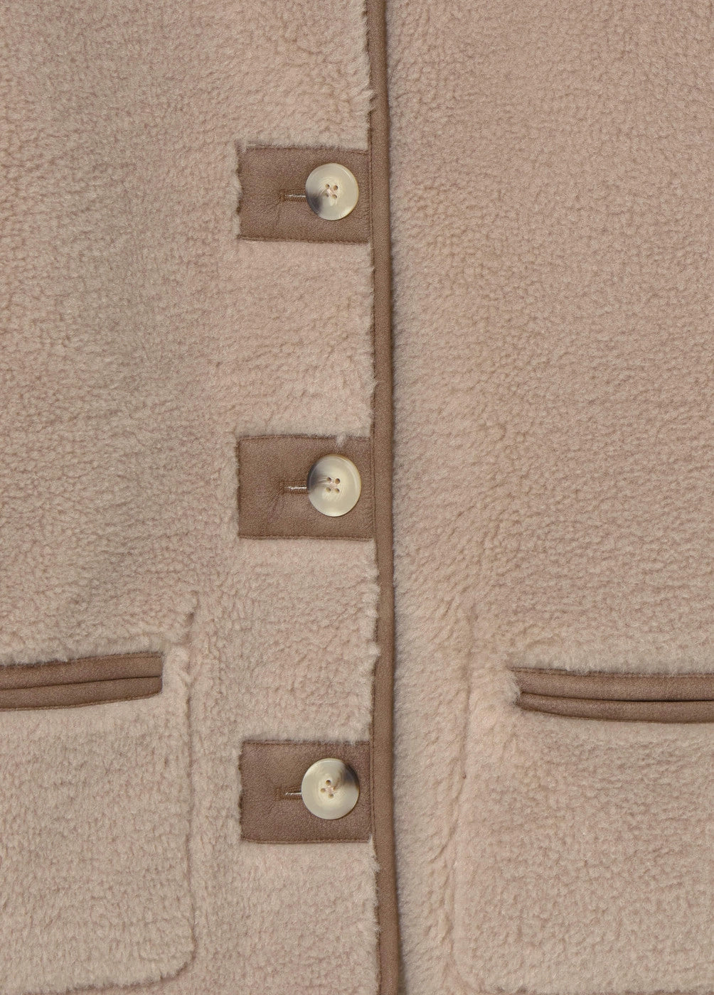 Abrigo doblefaz reversible efecto borrego