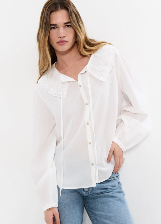 Blusa bordados lazo