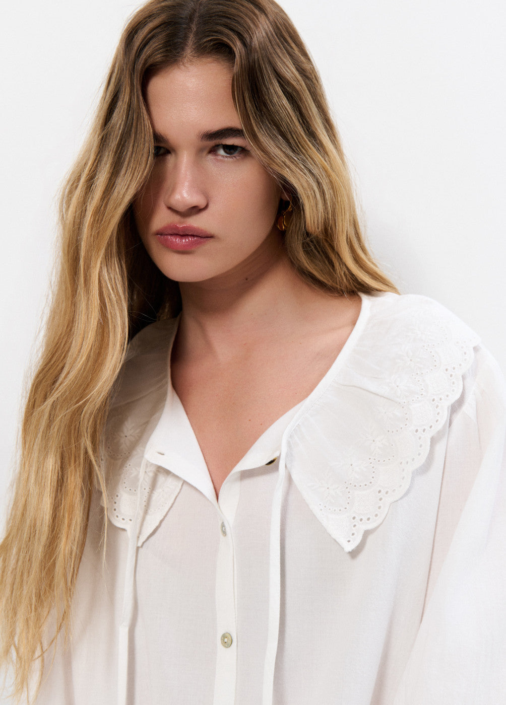 Blusa bordados lazo