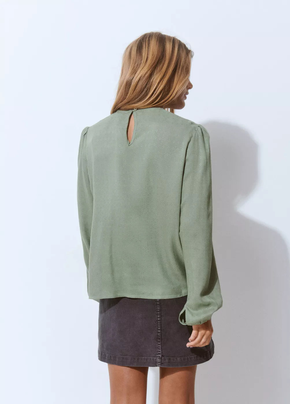 Blusa cuello redondo smock en pico