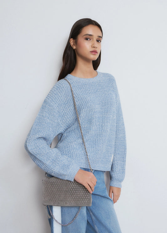 Bolso solapa tachitas cuero