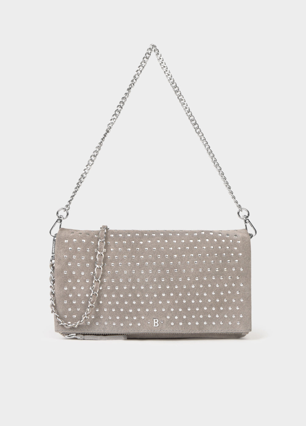 Bolso solapa tachitas cuero