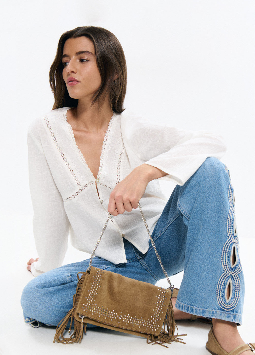 Bolso solapa tachitas flecos piel