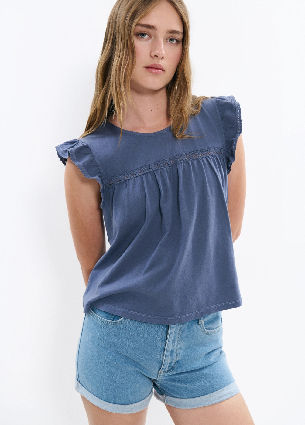 Camiseta volante puntilla