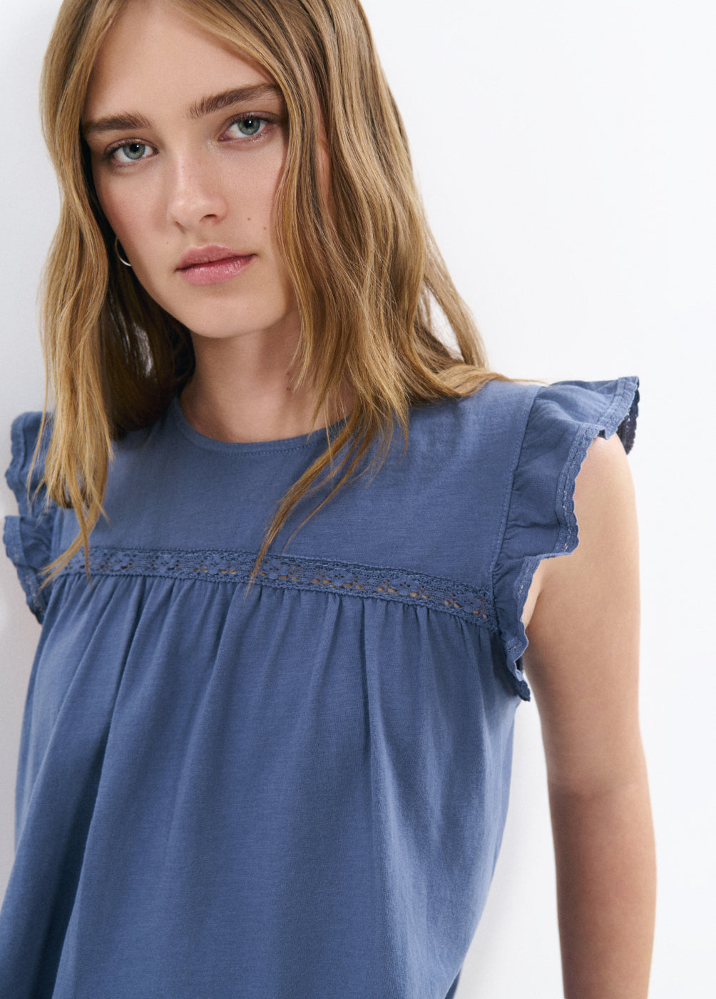 Camiseta volante puntilla