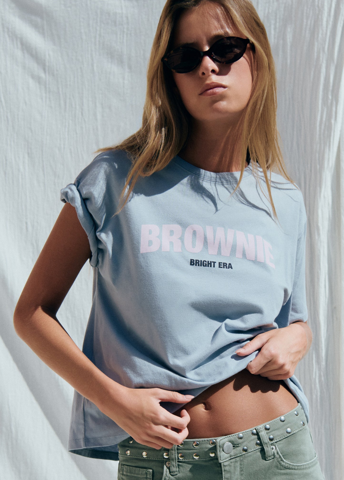 Camiseta alas tachas