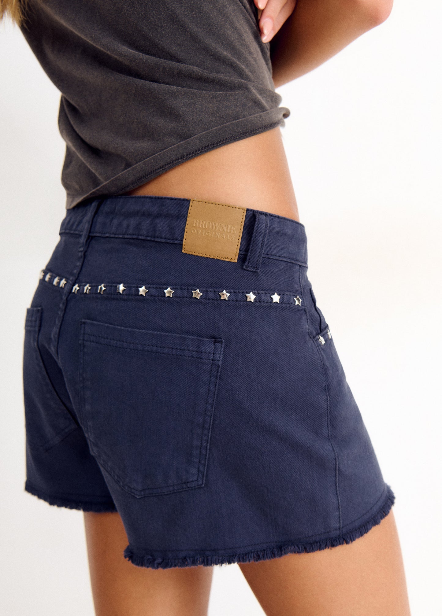 Short con tachas estrellas