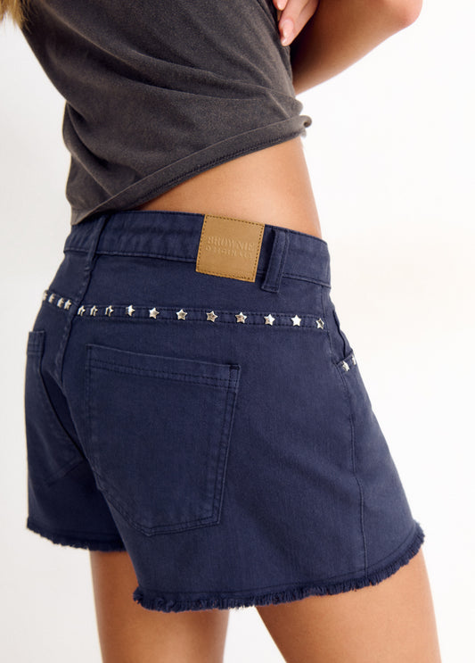Short con tachas estrellas