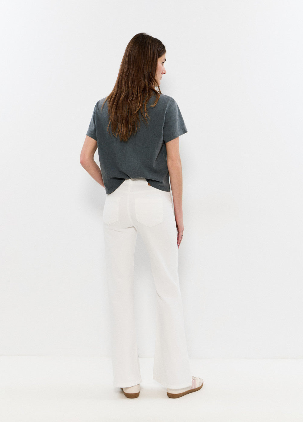 Pantalon campana bolsillos frontales