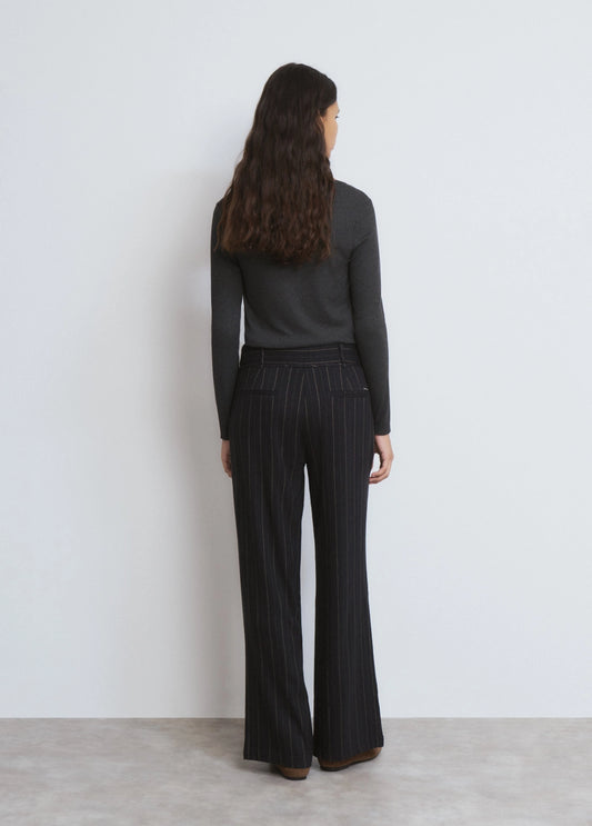 Pantalón rayas con pinzas