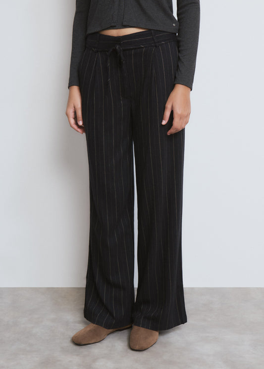 Pantalón rayas con pinzas