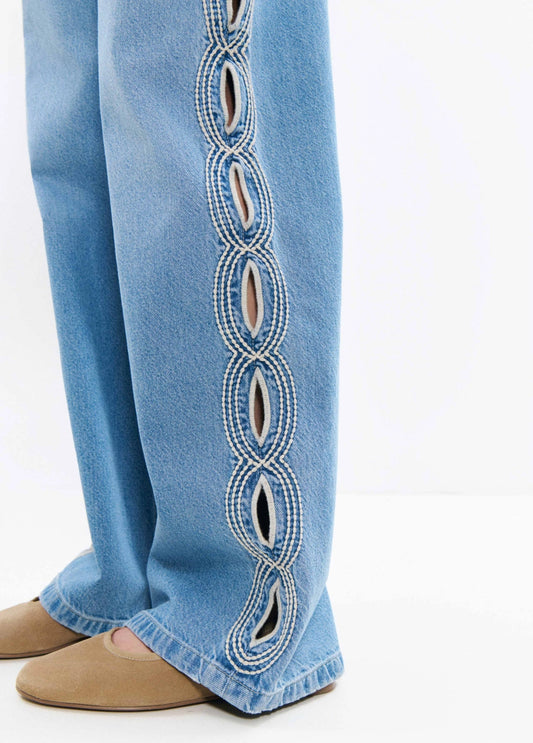 Pantalón recto bordados laterales