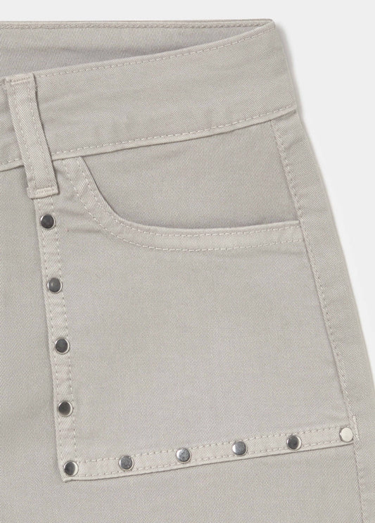 Pantalón recto tachas