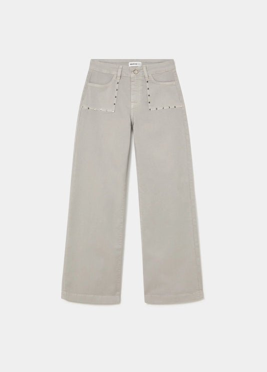 Pantalón recto tachas