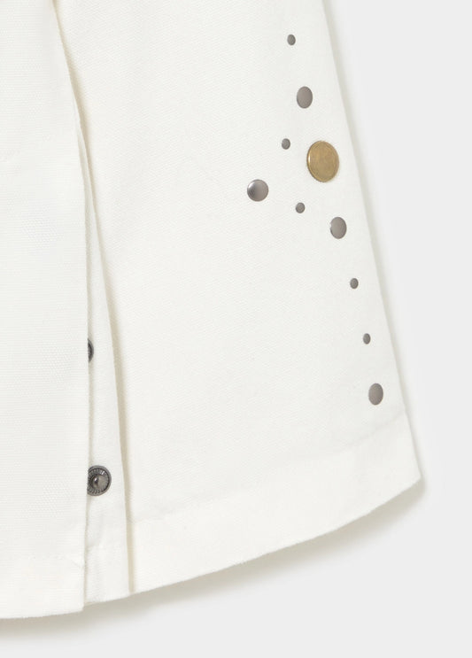 Parka blanca detalle tachas en manga