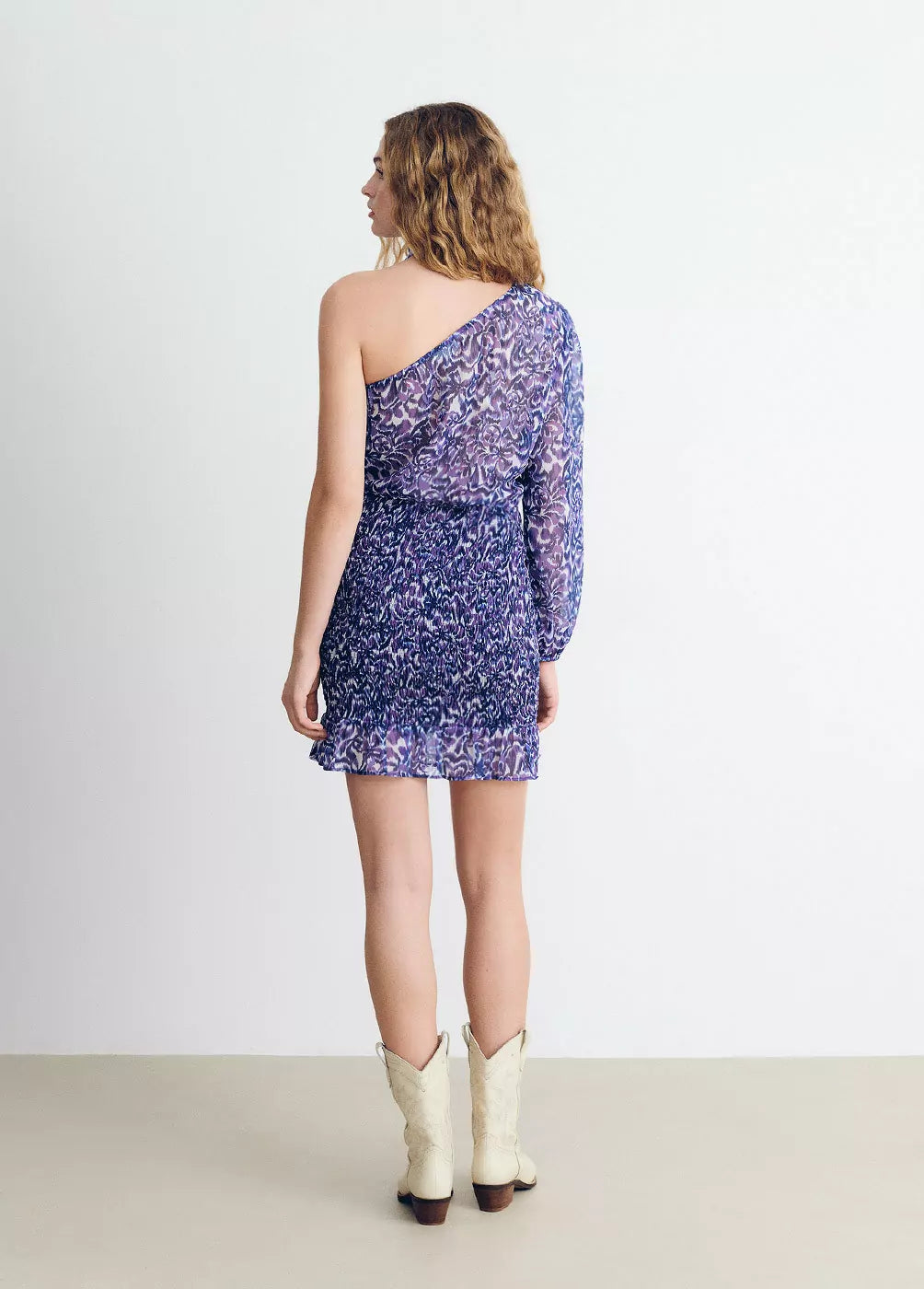 Vestido asimétrico choker
