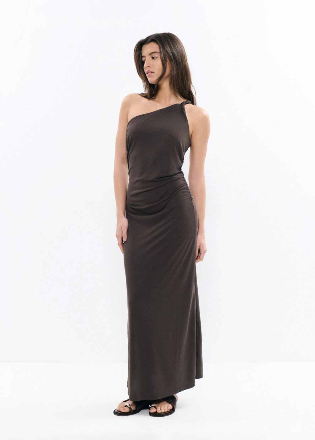 Vestido asimétrico halter